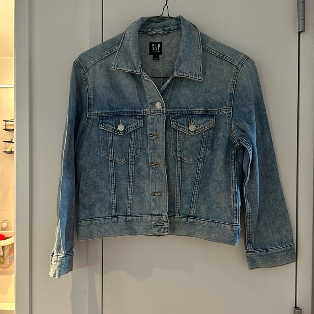 GAP Light denim jacket Size Small